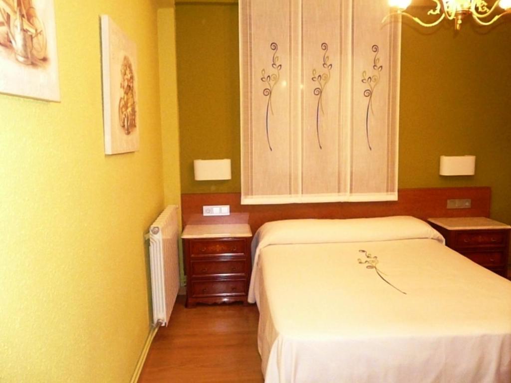 Apartamento Turistico Guara Casa Castro Barbastro Chambre photo
